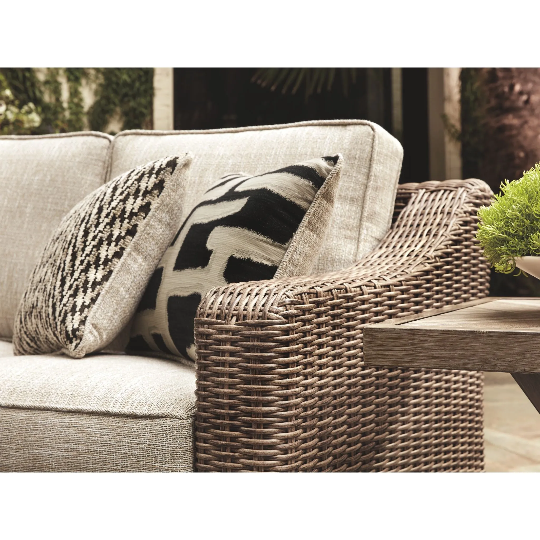 Beachcroft 5 Piece Outdoor Sectional