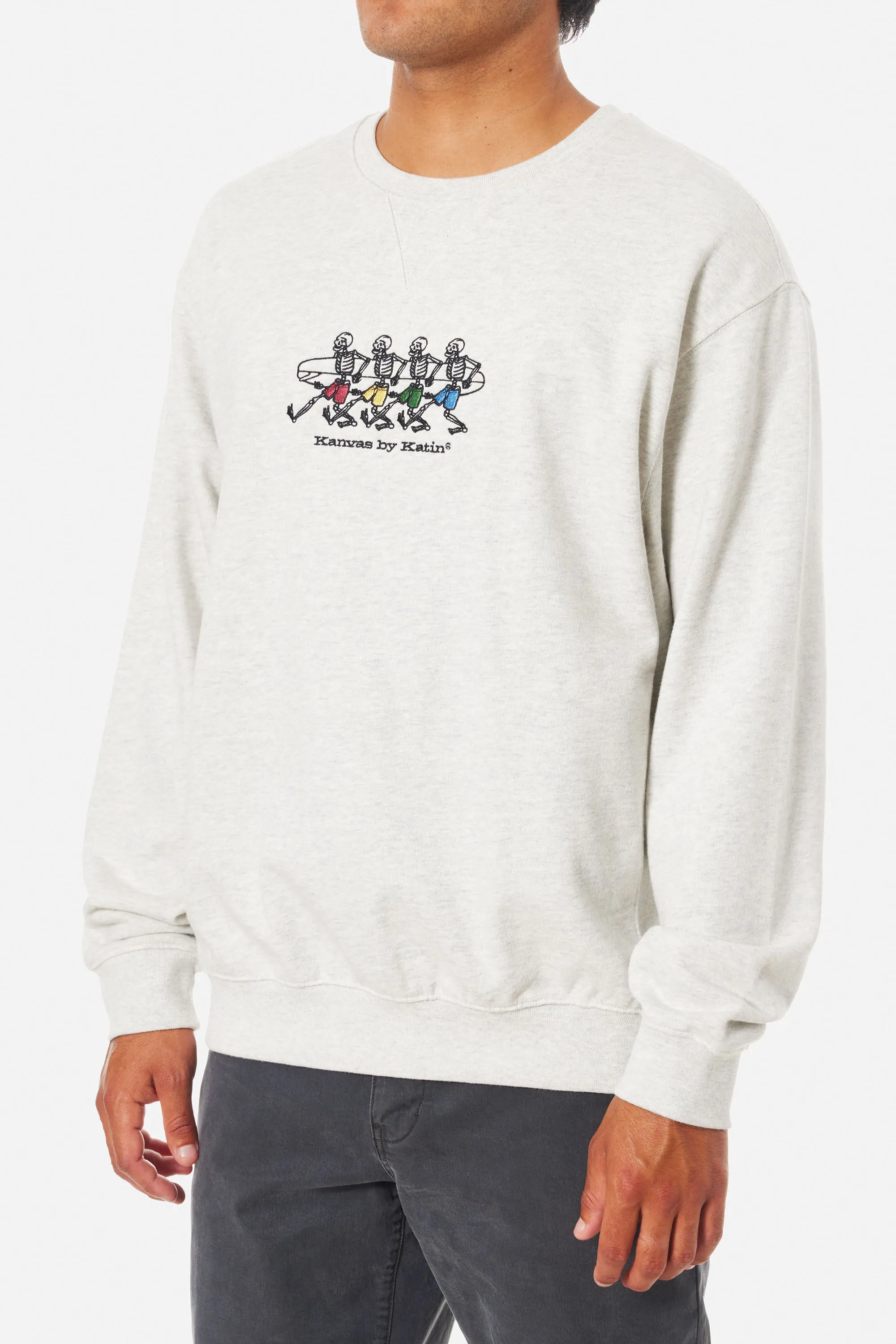 HERMANOS EMBROIDERED CREWNECK