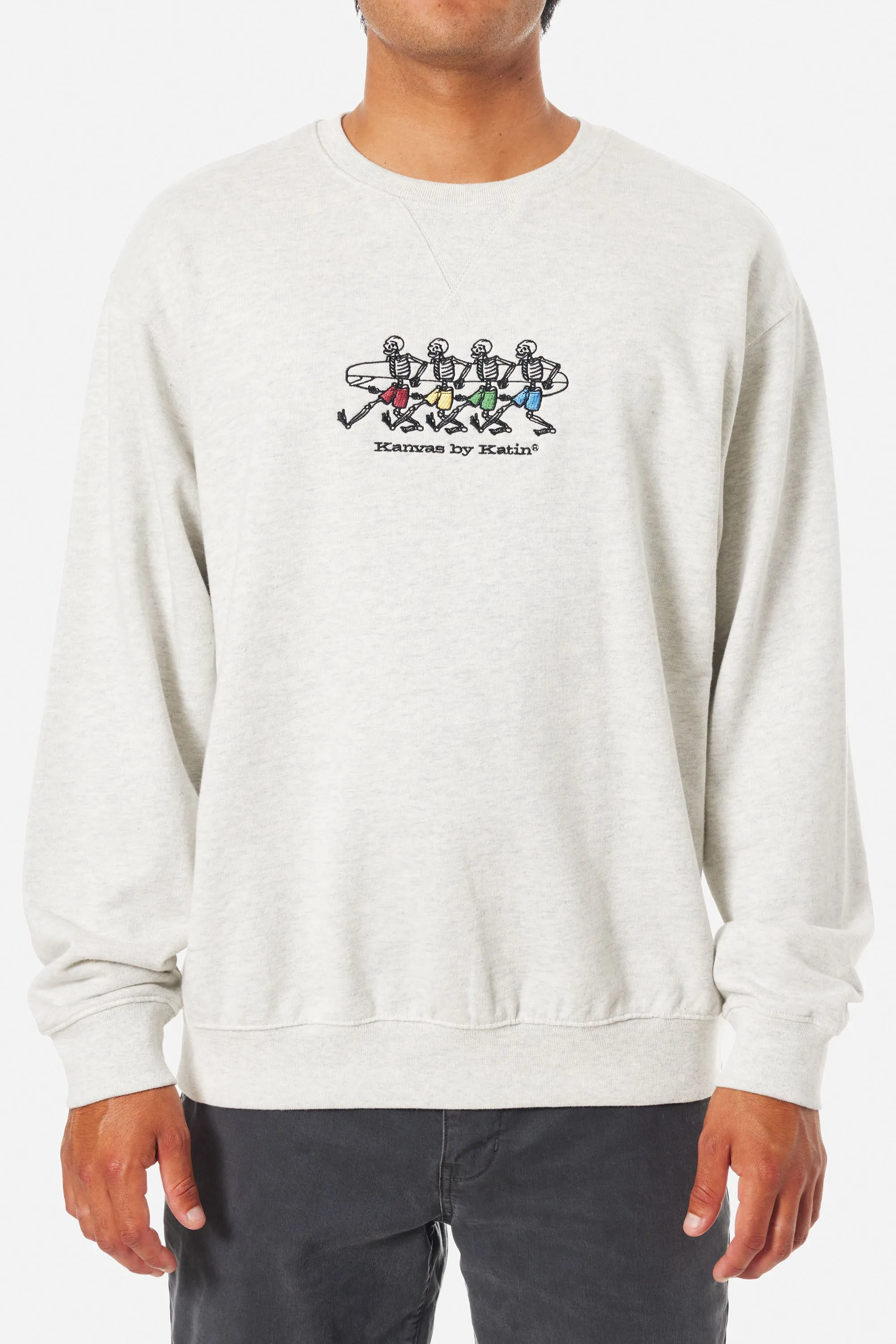 HERMANOS EMBROIDERED CREWNECK