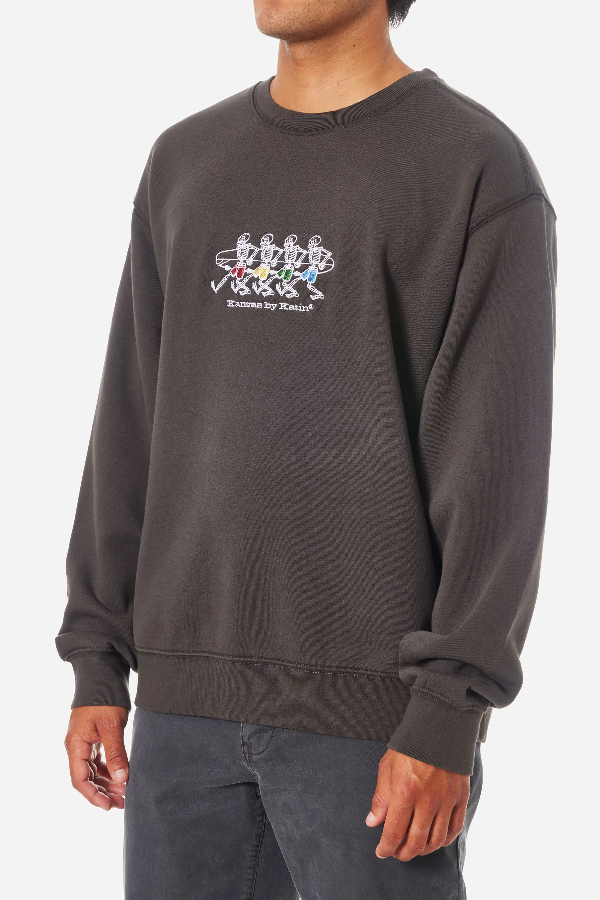 HERMANOS EMBROIDERED CREWNECK