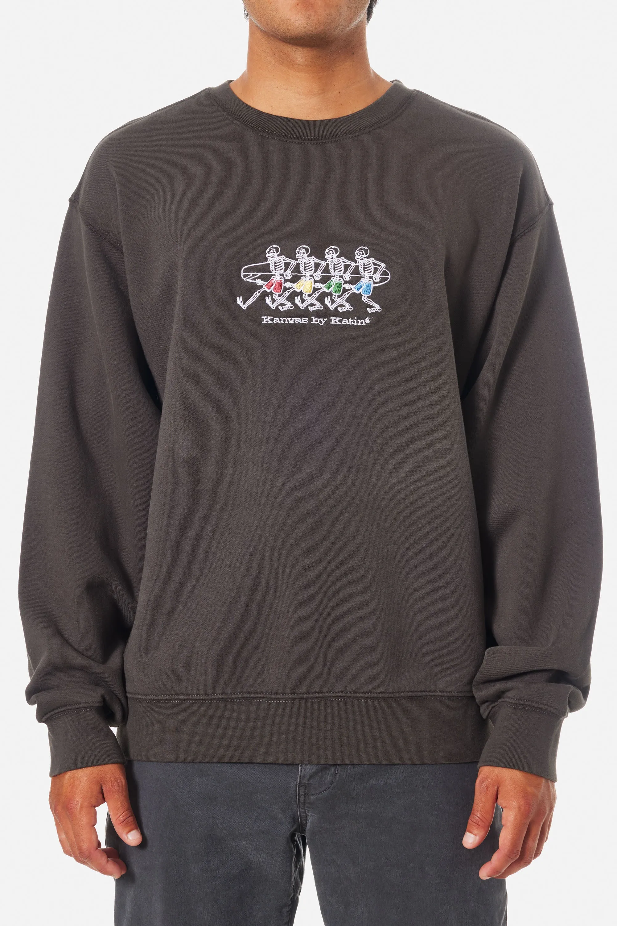 HERMANOS EMBROIDERED CREWNECK