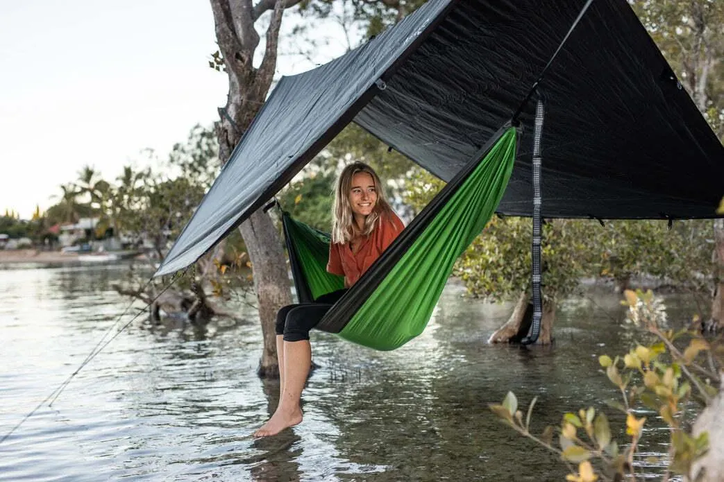 NAKIE FOREST GREEN - RECYCLED HAMMOCK WITH STRAPS