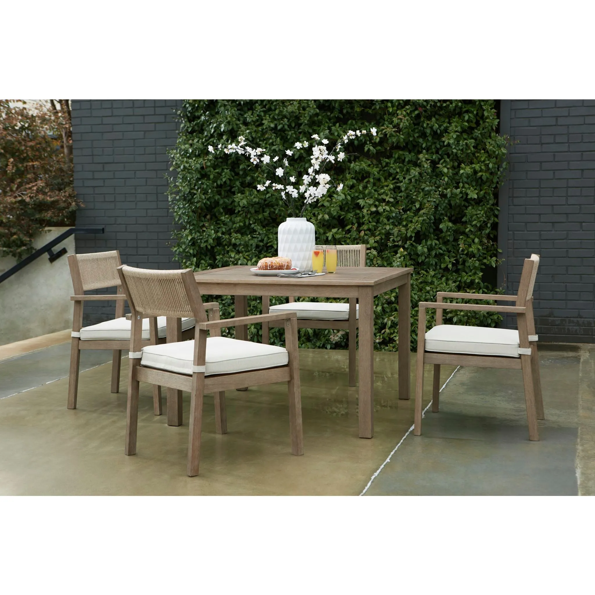 Outdoor Aria Plains Rectangle Dining Table